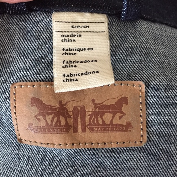 Levi’s Dark Blue Jean Jacket Size S - Picture 5 of 6